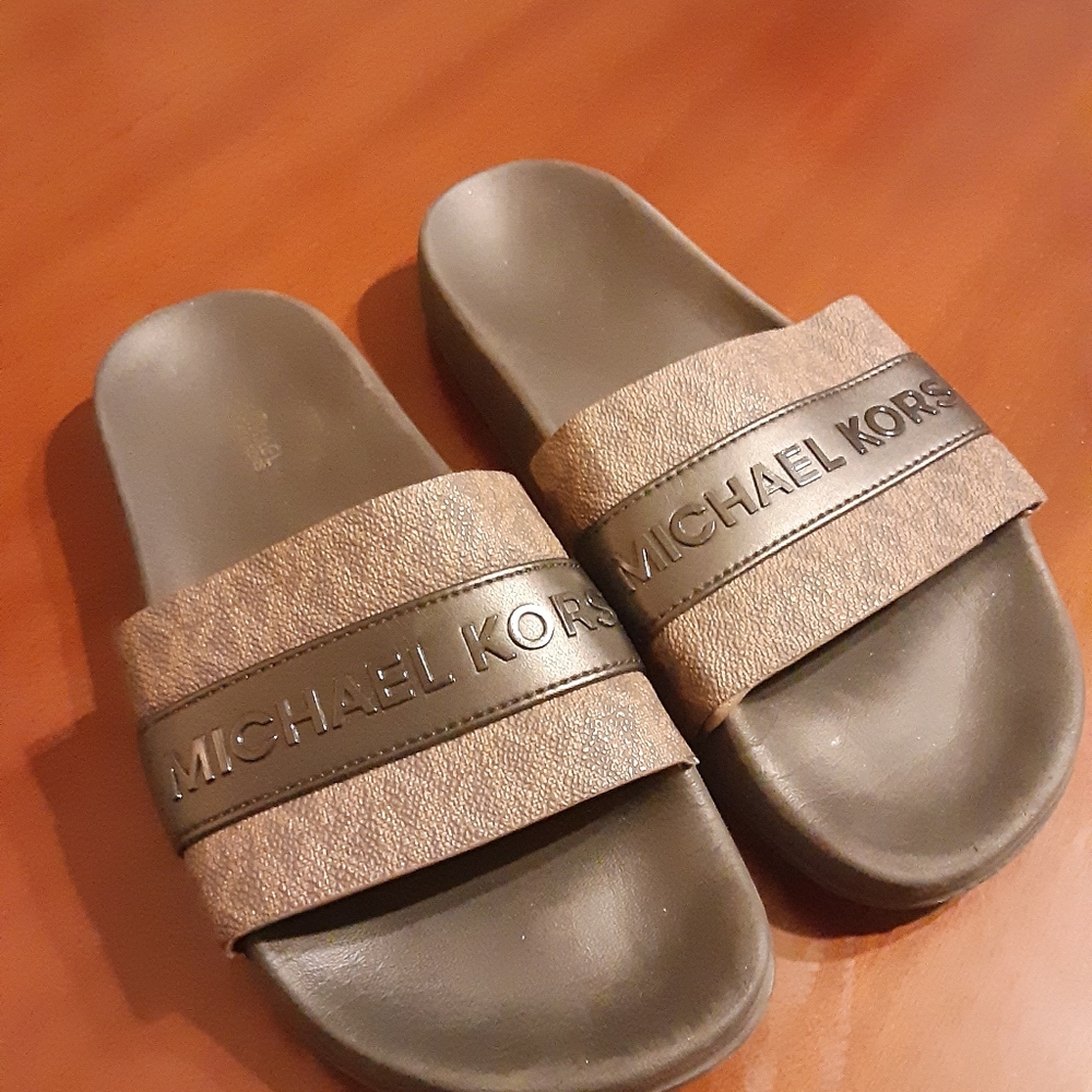 Michael kors slides